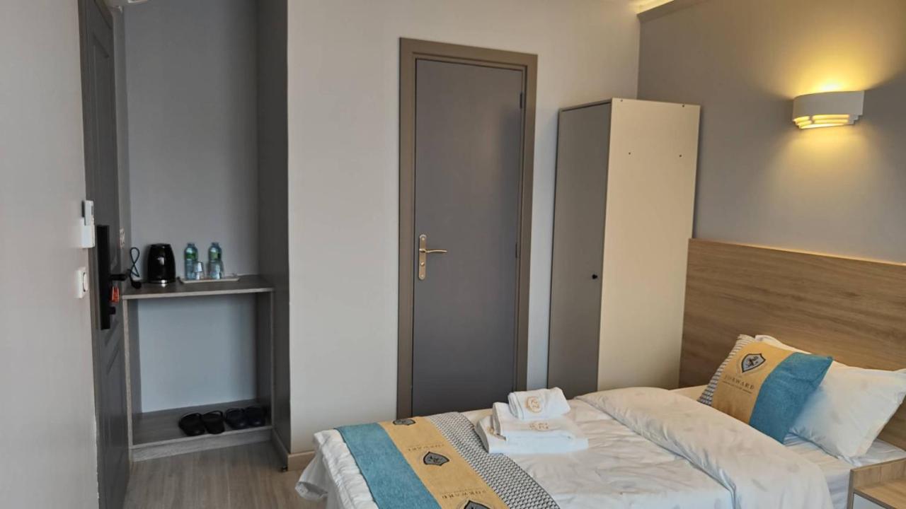 Chambre Pour 2 Personnes Avec Lit Separe Dans La Banlieue Parisienne 봉디 외부 사진