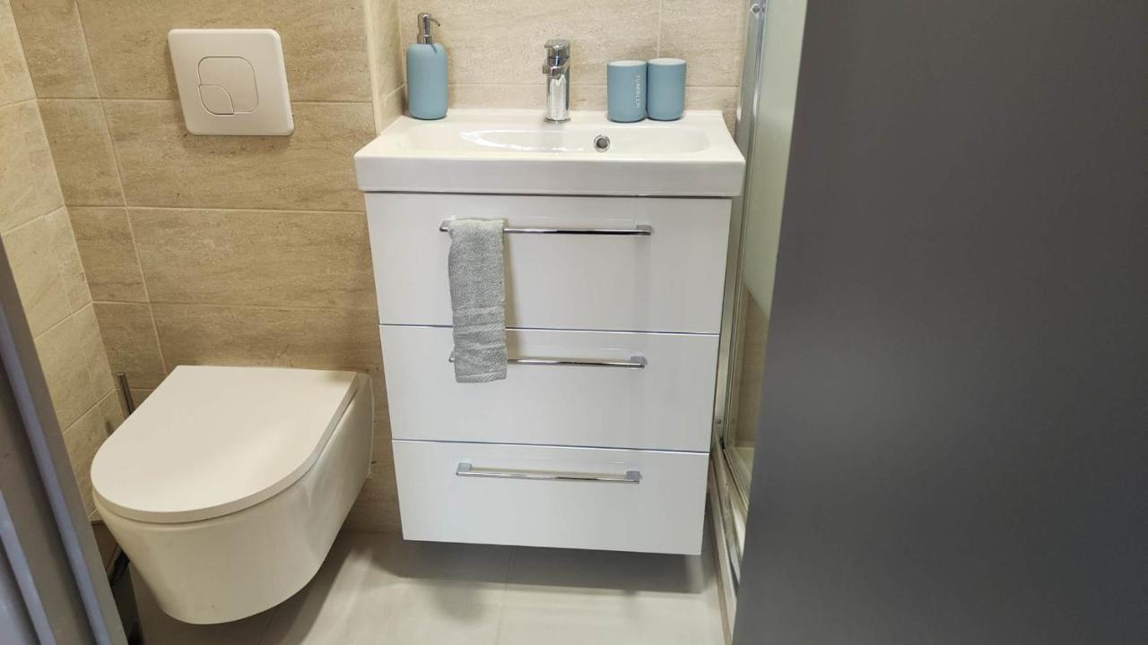 Chambre Pour 2 Personnes Avec Lit Separe Dans La Banlieue Parisienne 봉디 외부 사진
